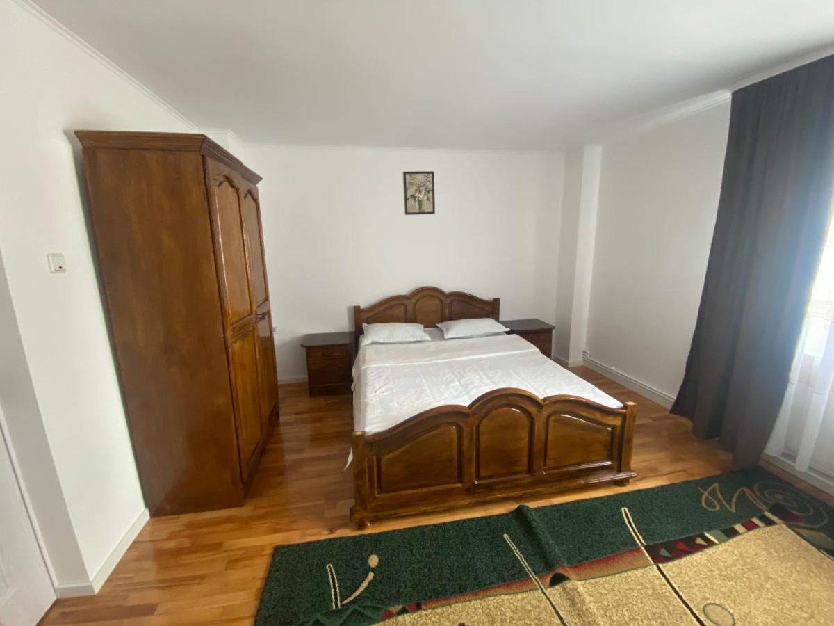 Hotel Casa Laur Mînăstirea Humorului Exterior foto